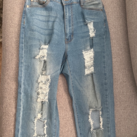Cut up jeans - Picture 2 of 4
